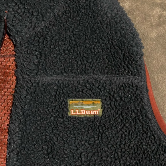 LL Bean Fleece Vest - Picture 2 of 4